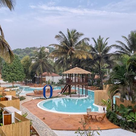 Azora By Ayatana, Goa Hotell Morjim Exteriör bild