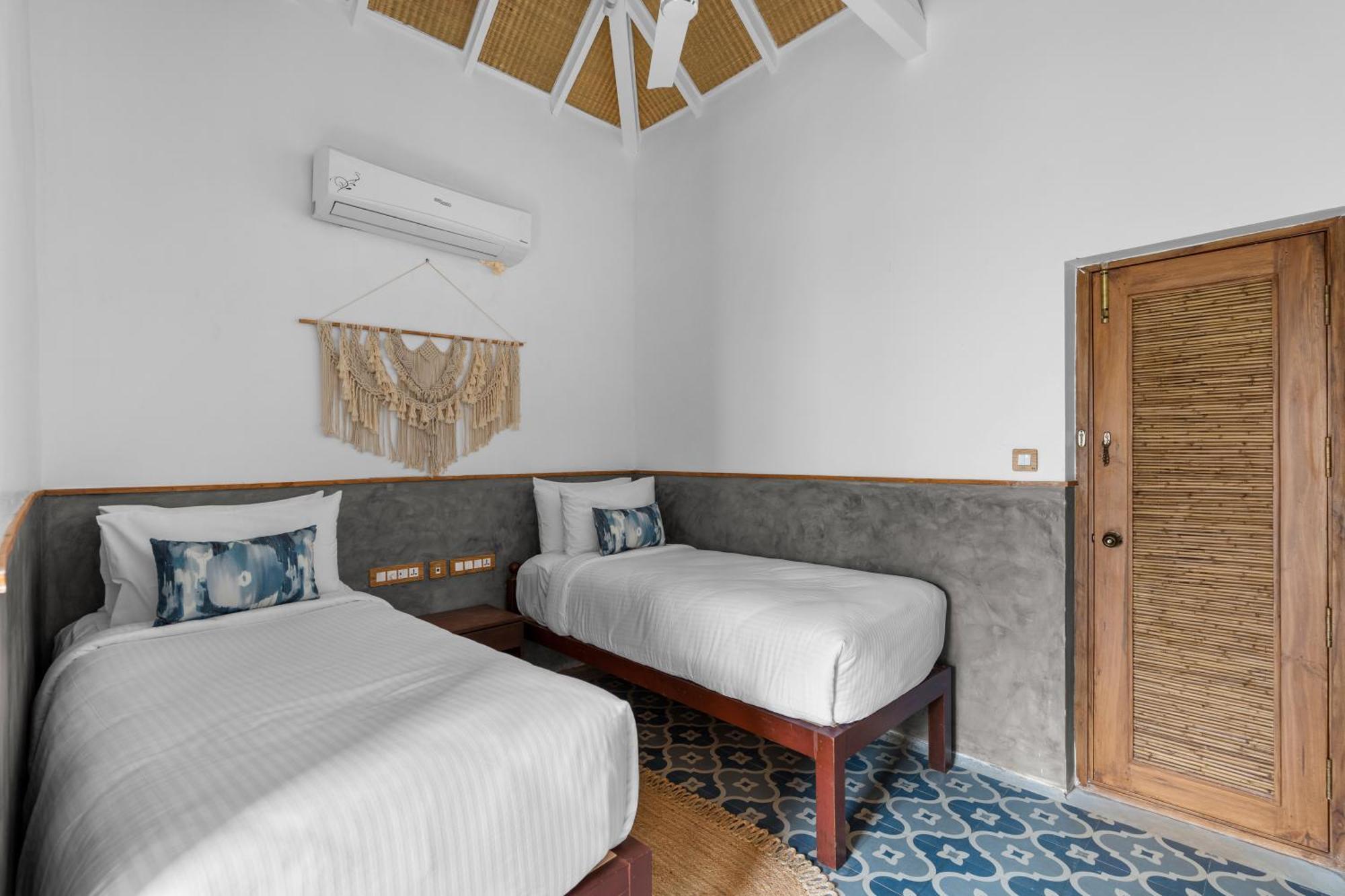 Azora By Ayatana, Goa Hotell Morjim Exteriör bild