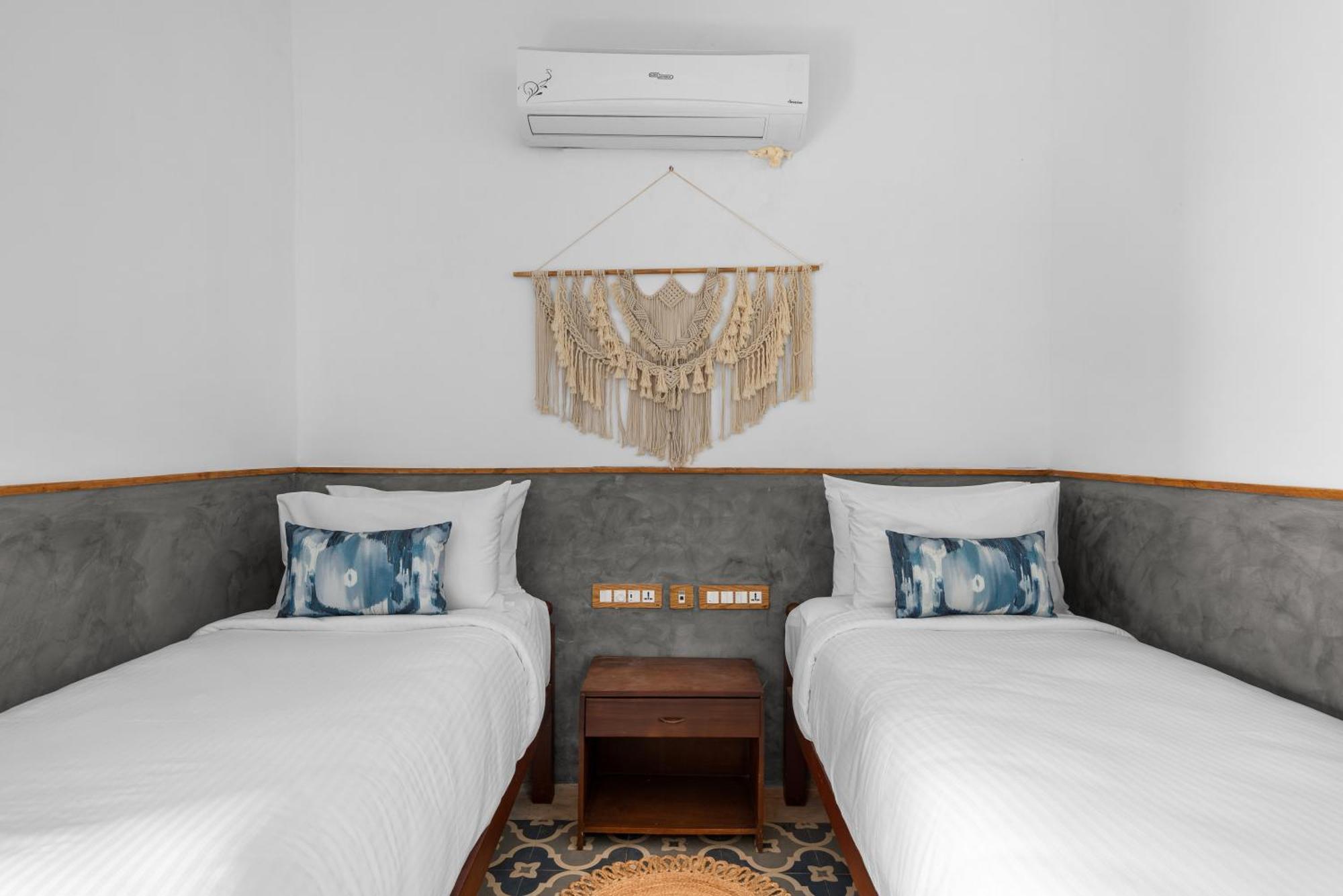 Azora By Ayatana, Goa Hotell Morjim Exteriör bild