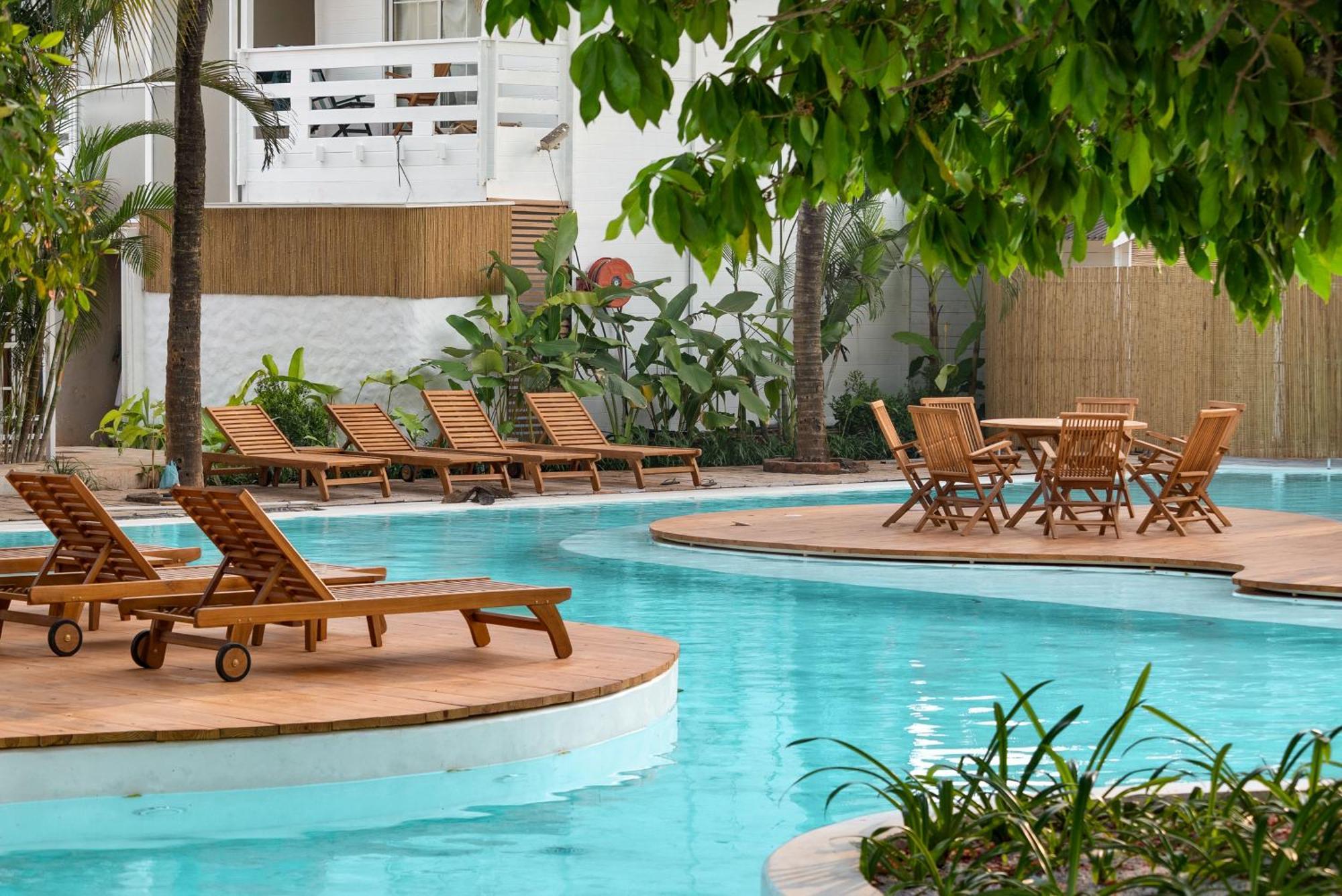 Azora By Ayatana, Goa Hotell Morjim Exteriör bild