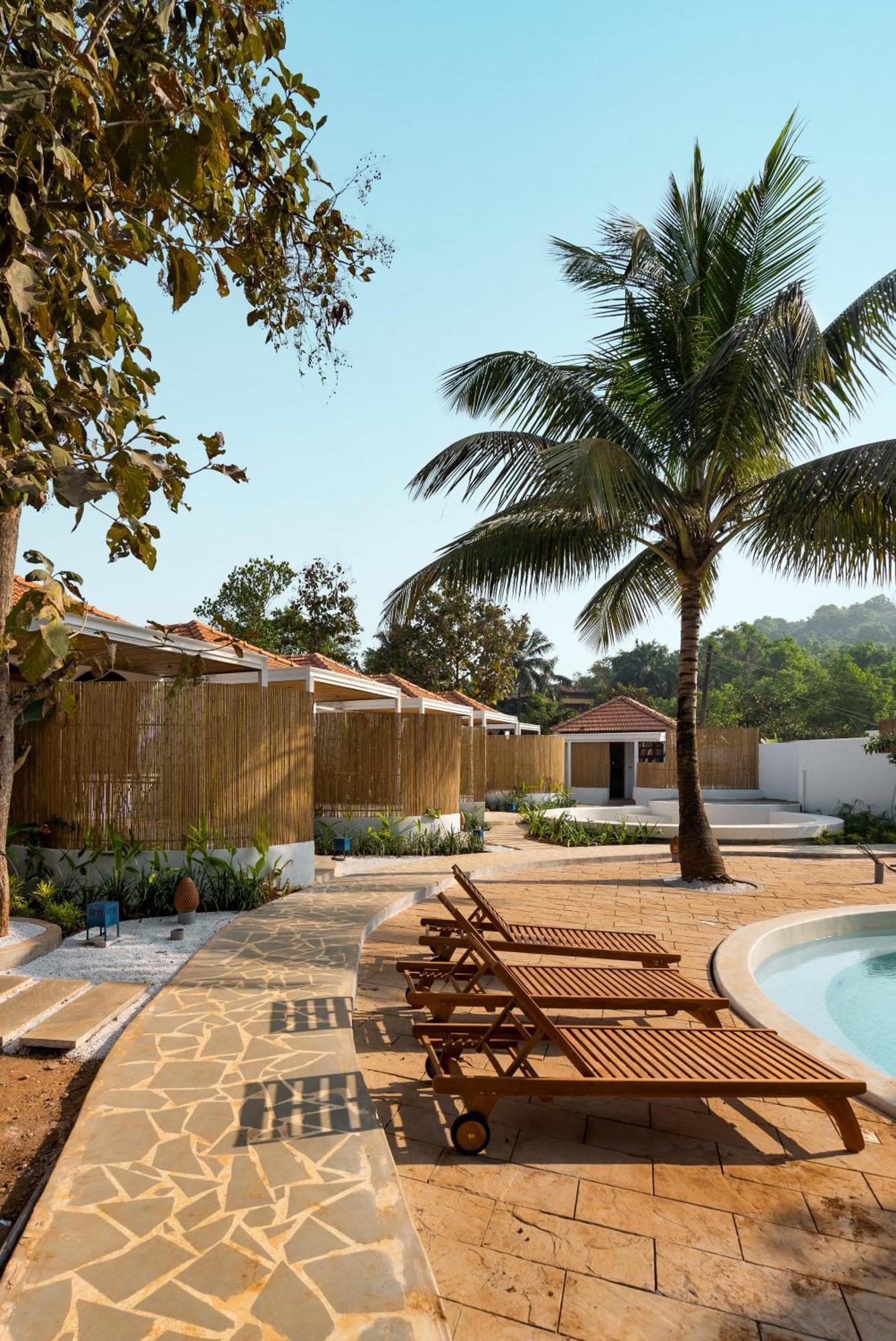 Azora By Ayatana, Goa Hotell Morjim Exteriör bild